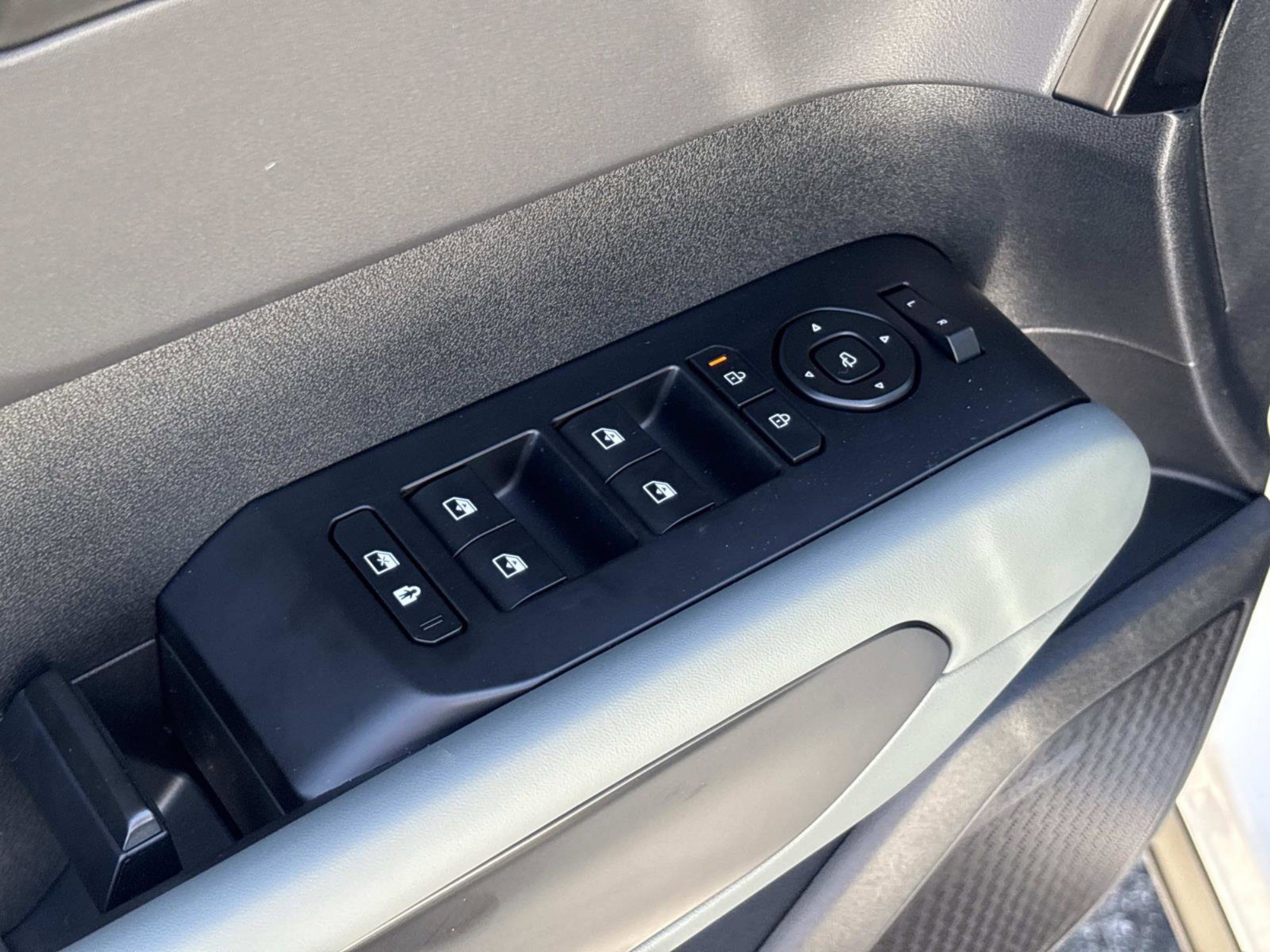 2027 Kia Telluride X-Pro SX Prestige - Photo 24