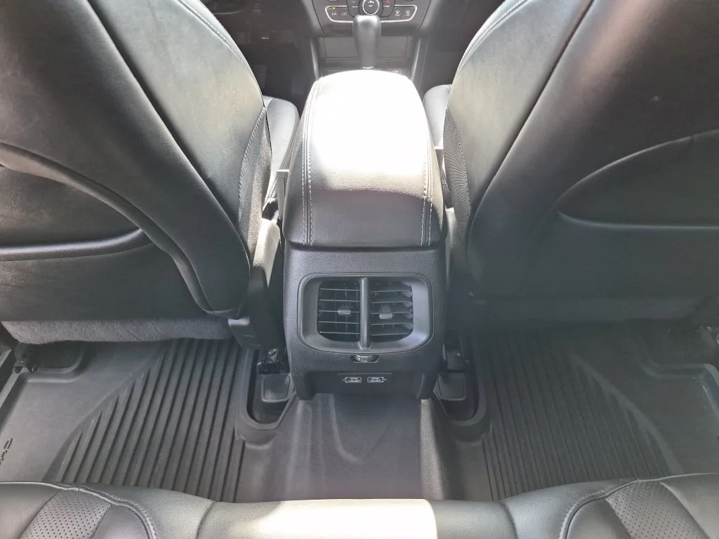 Used 2021 White Jeep Latitude Lux image 29
