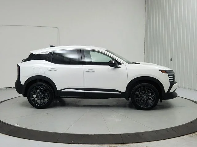 New 2026 White Nissan SR image 8