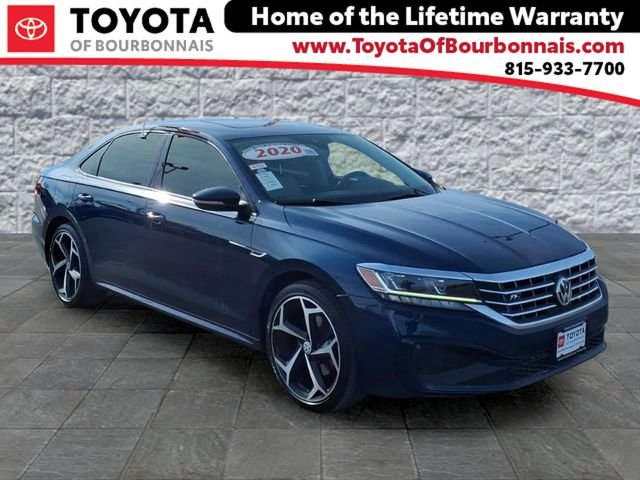 2020 Volkswagen Passat R-Line