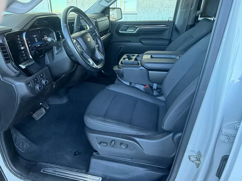 Used 2023 Summit White Chevrolet LT image 17