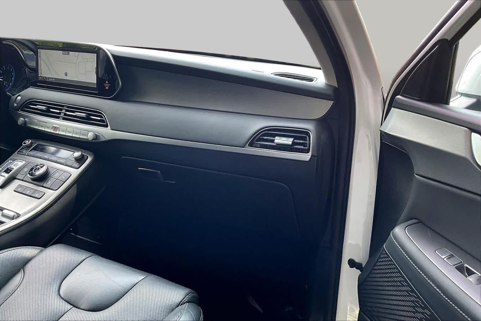 Used 2022 Hyper White Hyundai SEL image 19
