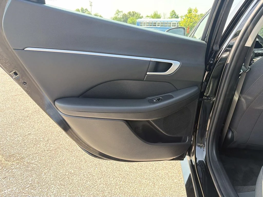 Used 2026 Black Hyundai SEL Sport image 22