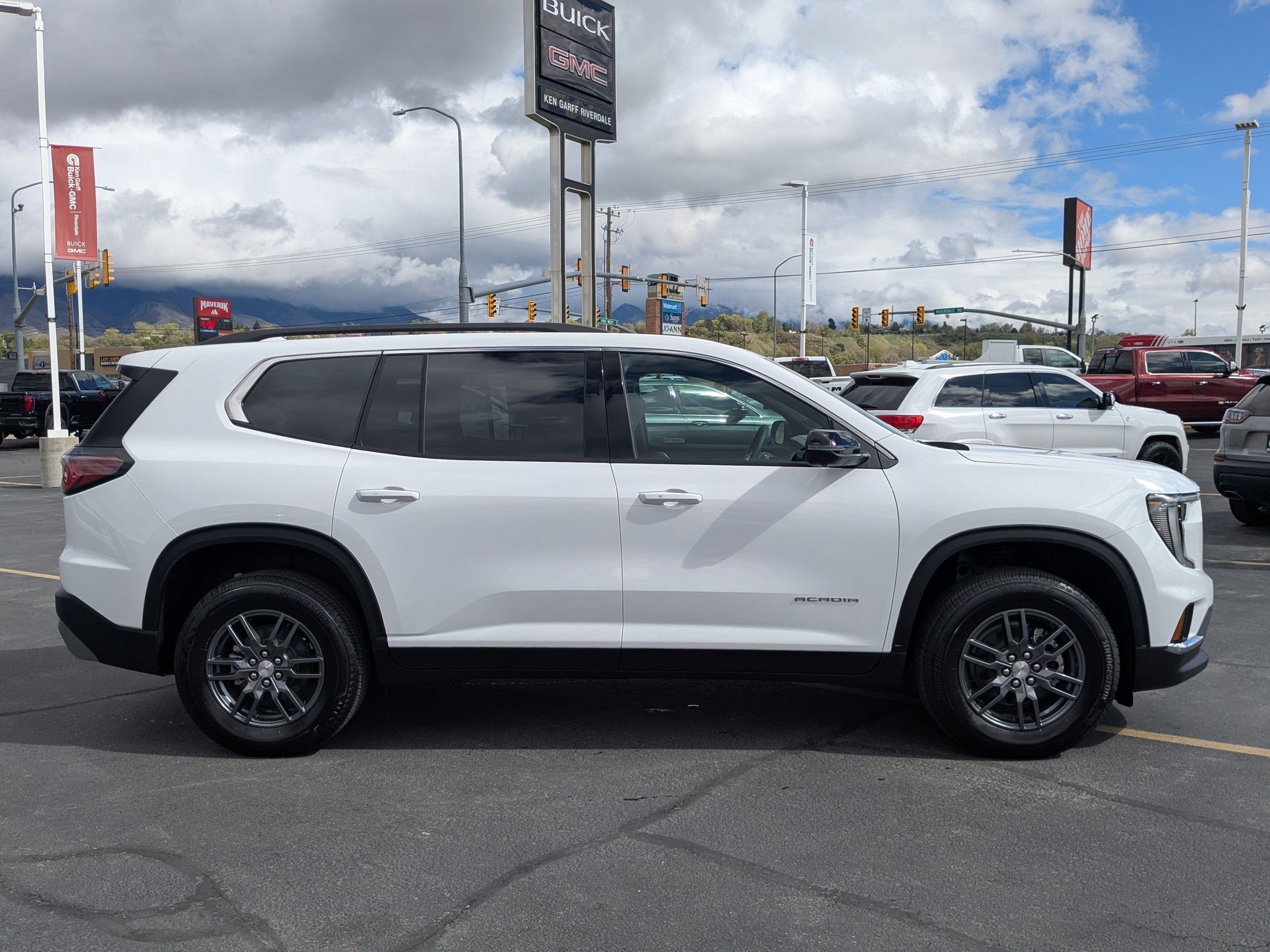 2026 GMC Acadia Elevation - Photo 2