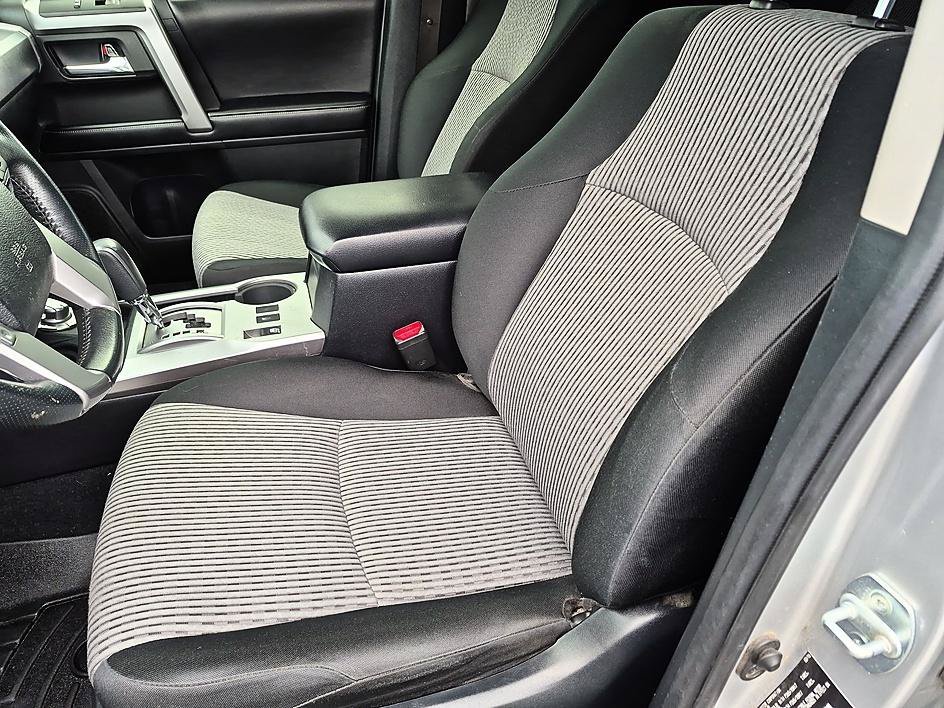 Used 2016 CLASSIC SILVER METALLIC Toyota Limited image 15