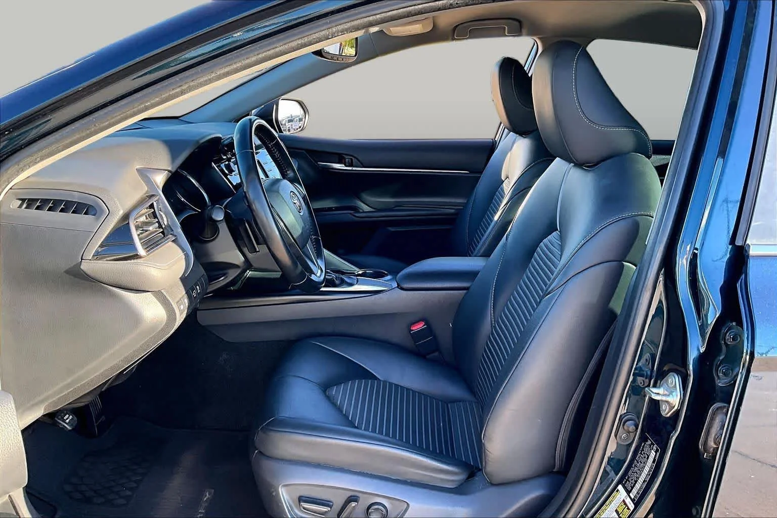 Used 2019 Galactic Aqua Mica Toyota SE image 7
