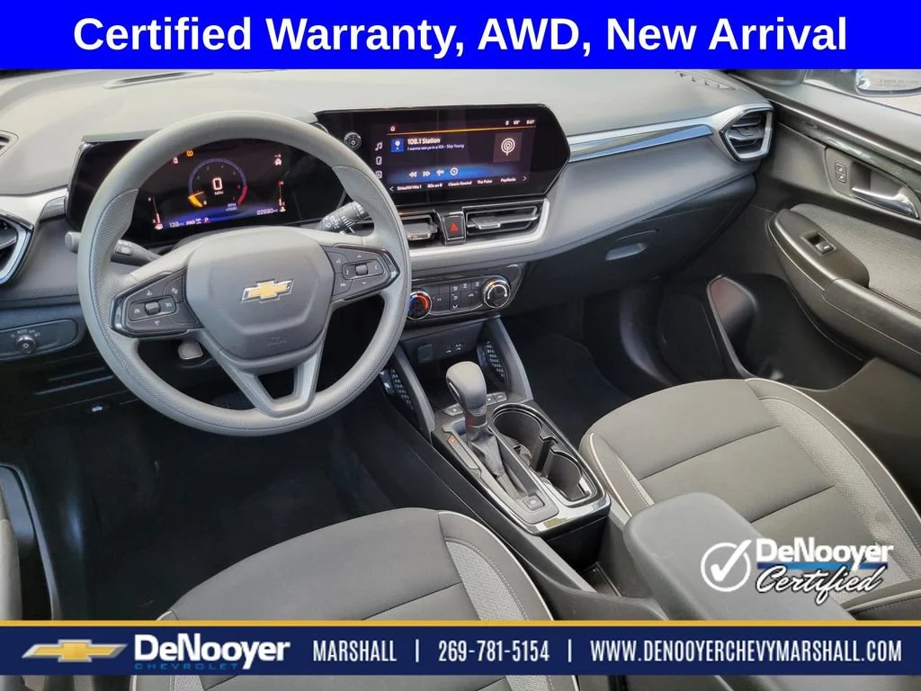 Used 2025 Sterling Gray Metallic Chevrolet LT image 23
