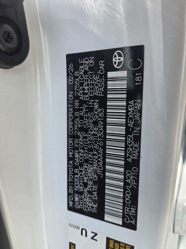 Used 2026 Oxygen White Toyota XLE image 32