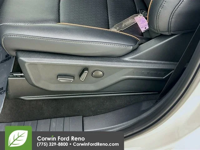 New 2026 Star White Metallic Tri-Coat Ford Lariat image 21
