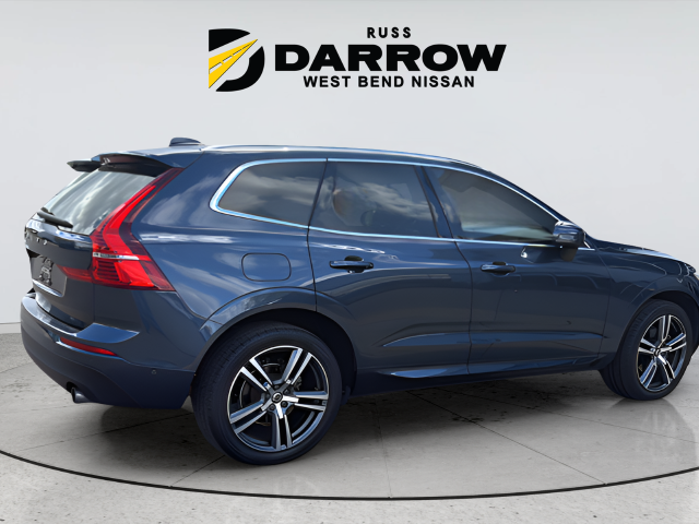Used 2018 Blue Volvo T5 Momentum image 5