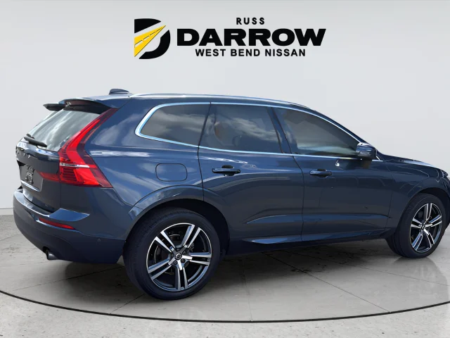 Used 2018 Blue Volvo T5 Momentum image 5