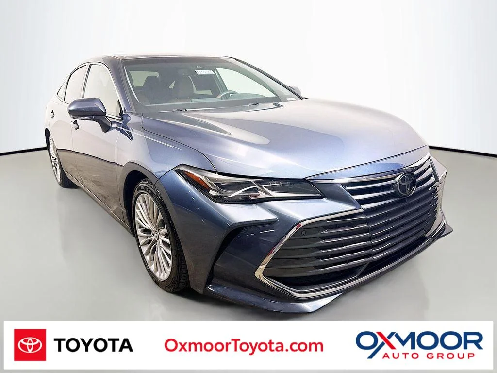 2019 Toyota Avalon Limited's photo