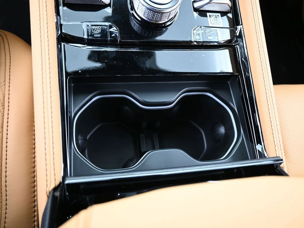 New 2025 Diamond Black Crystal Pearl-Coat Exterior Paint Jeep Summit image 23