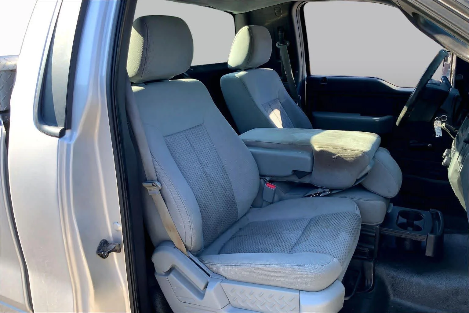 Used 2014 Ingot Silver Metallic Ford XL image 8