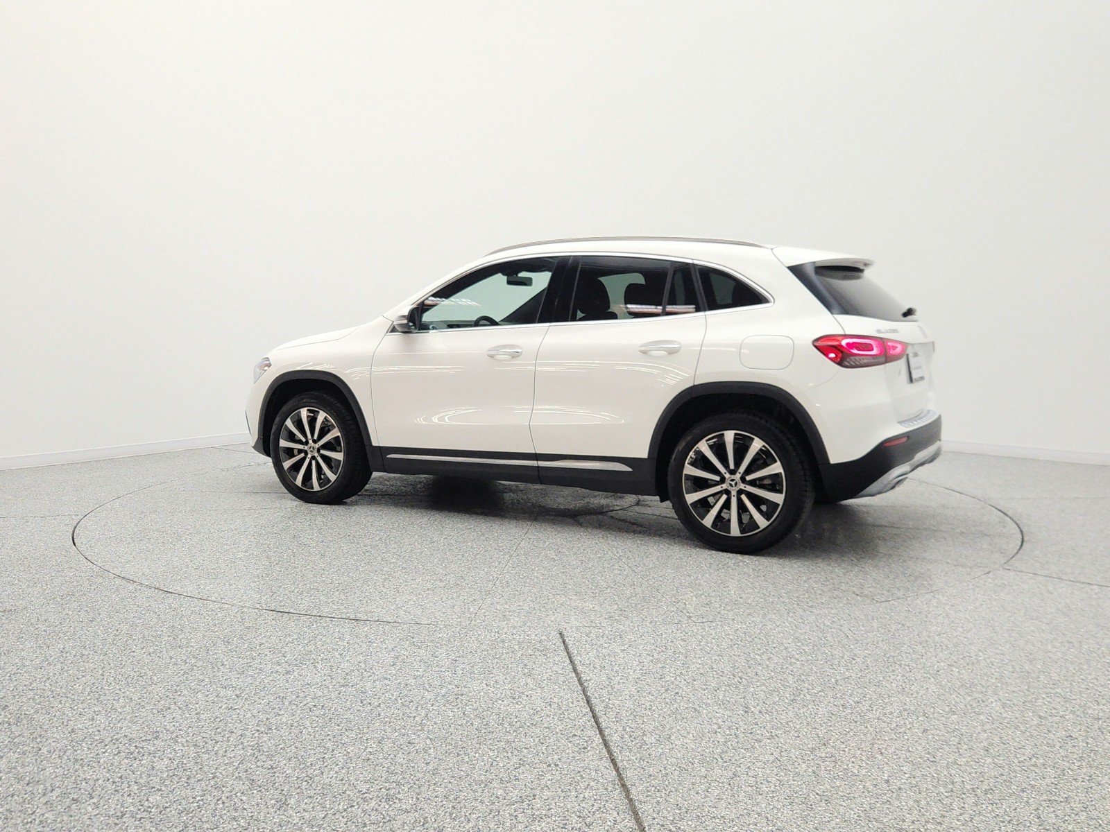 Used 2023 Polar White Mercedes-Benz GLA 250 SUV image 8