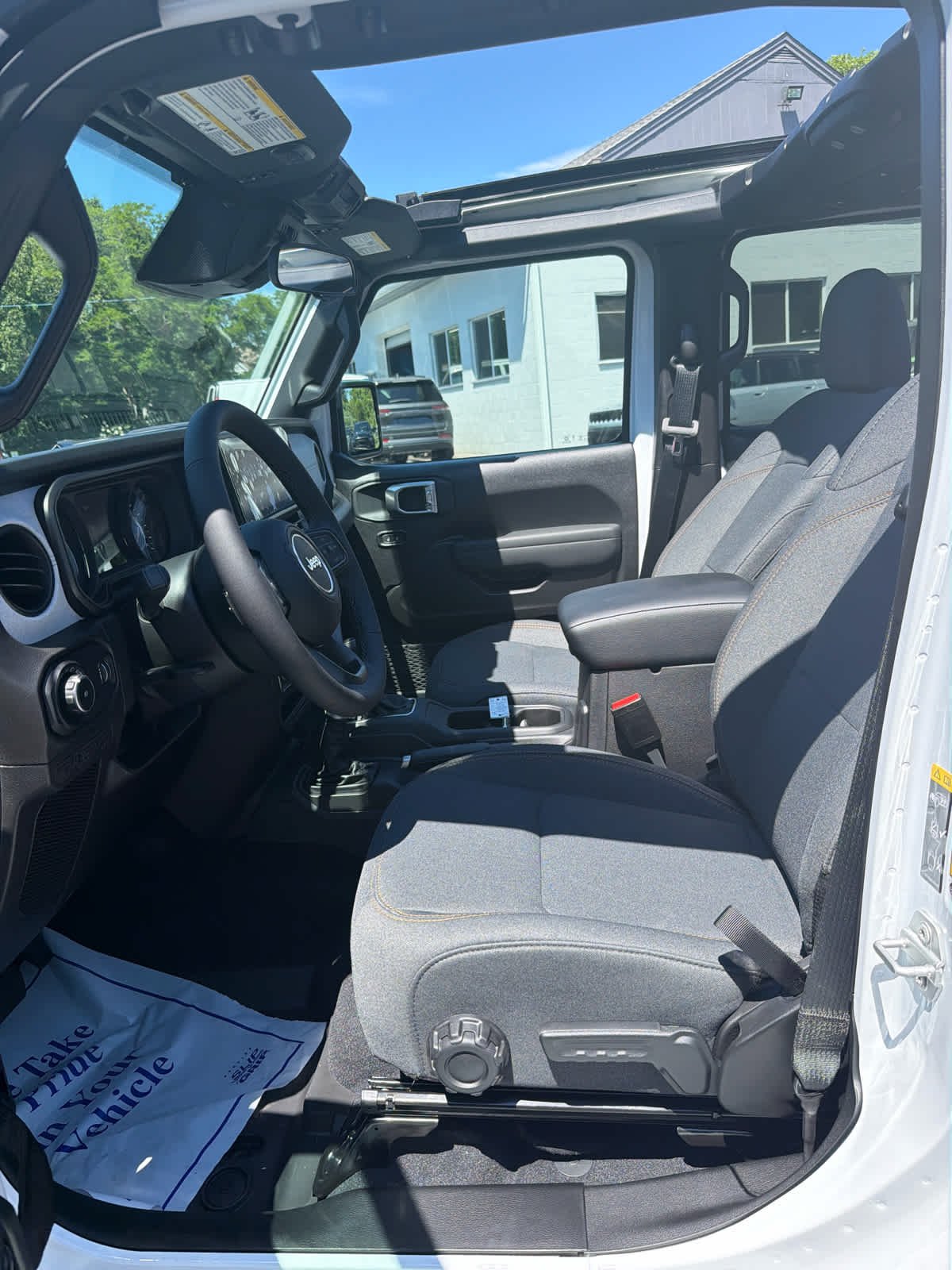 New 2026 Bright White Clear-Coat Exterior Paint Jeep Sport S image 11