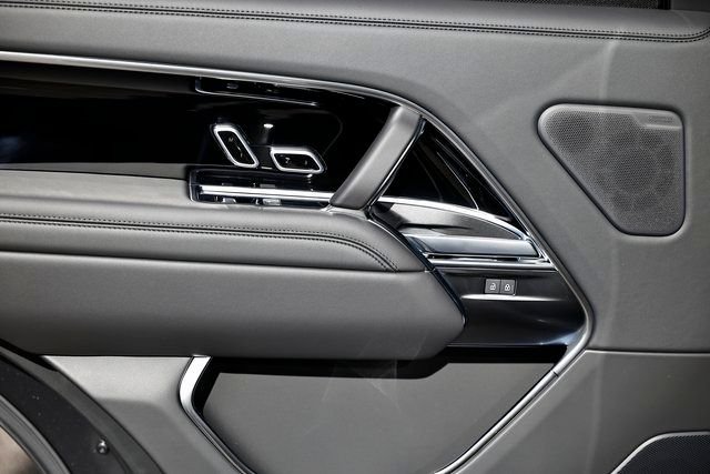 2025 Land Rover Range Rover SE - Photo 24