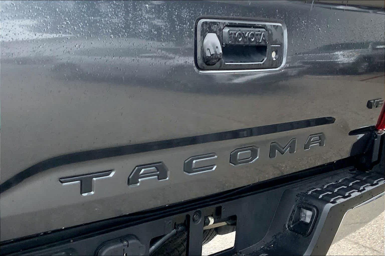 Used 2022 Magnetic Gray Metallic Toyota SR5 image 30