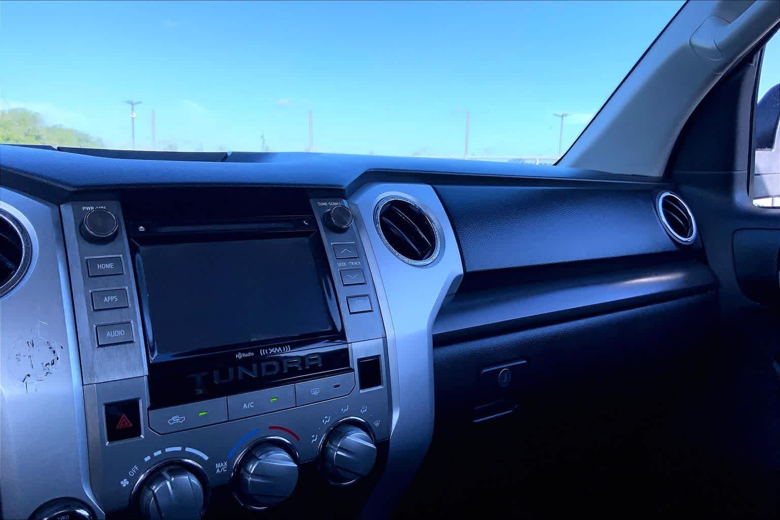 Used 2018 Quicksand Toyota SR5 image 34