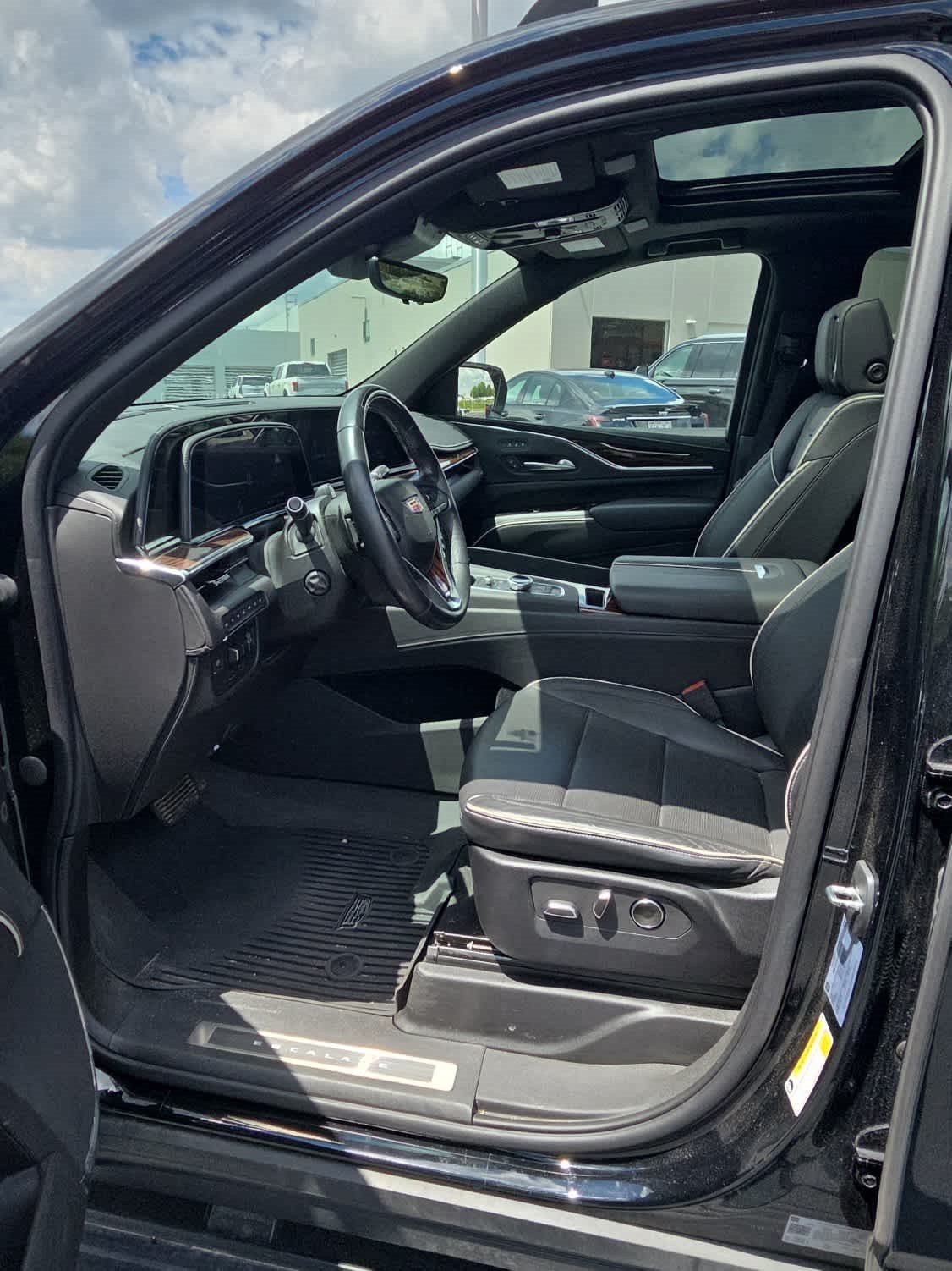 Used 2023 Black Raven Cadillac Premium Luxury image 5