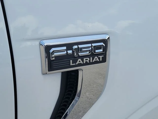 New 2026 Oxford White Ford Lariat image 9