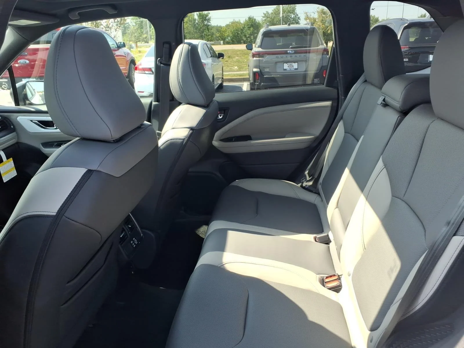New 2026 CRYSTAL WHITE PEARL Subaru Limited Hybrid image 15