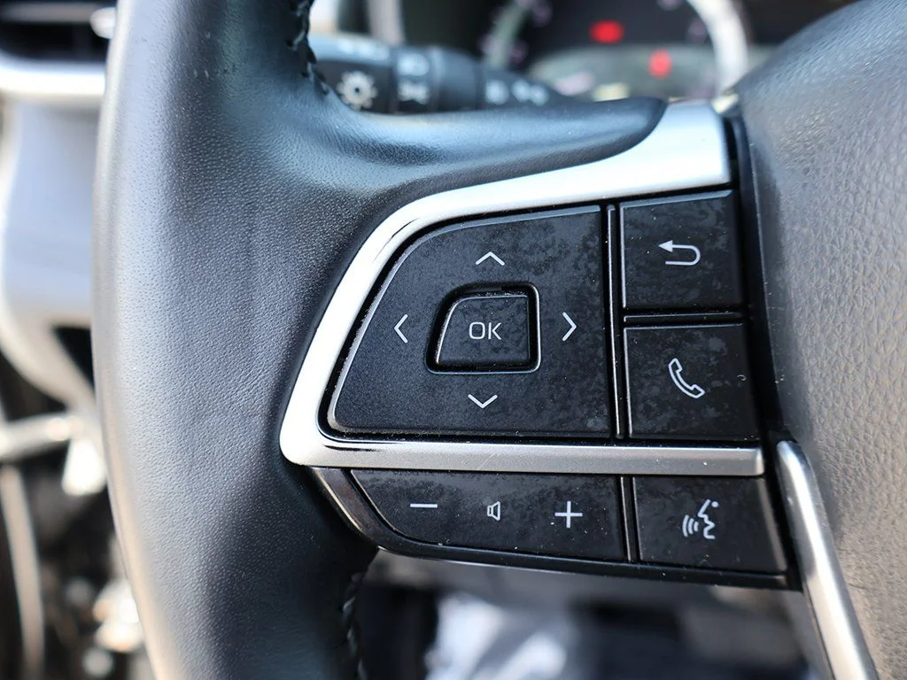 2024 Toyota Highlander LE - Photo 45