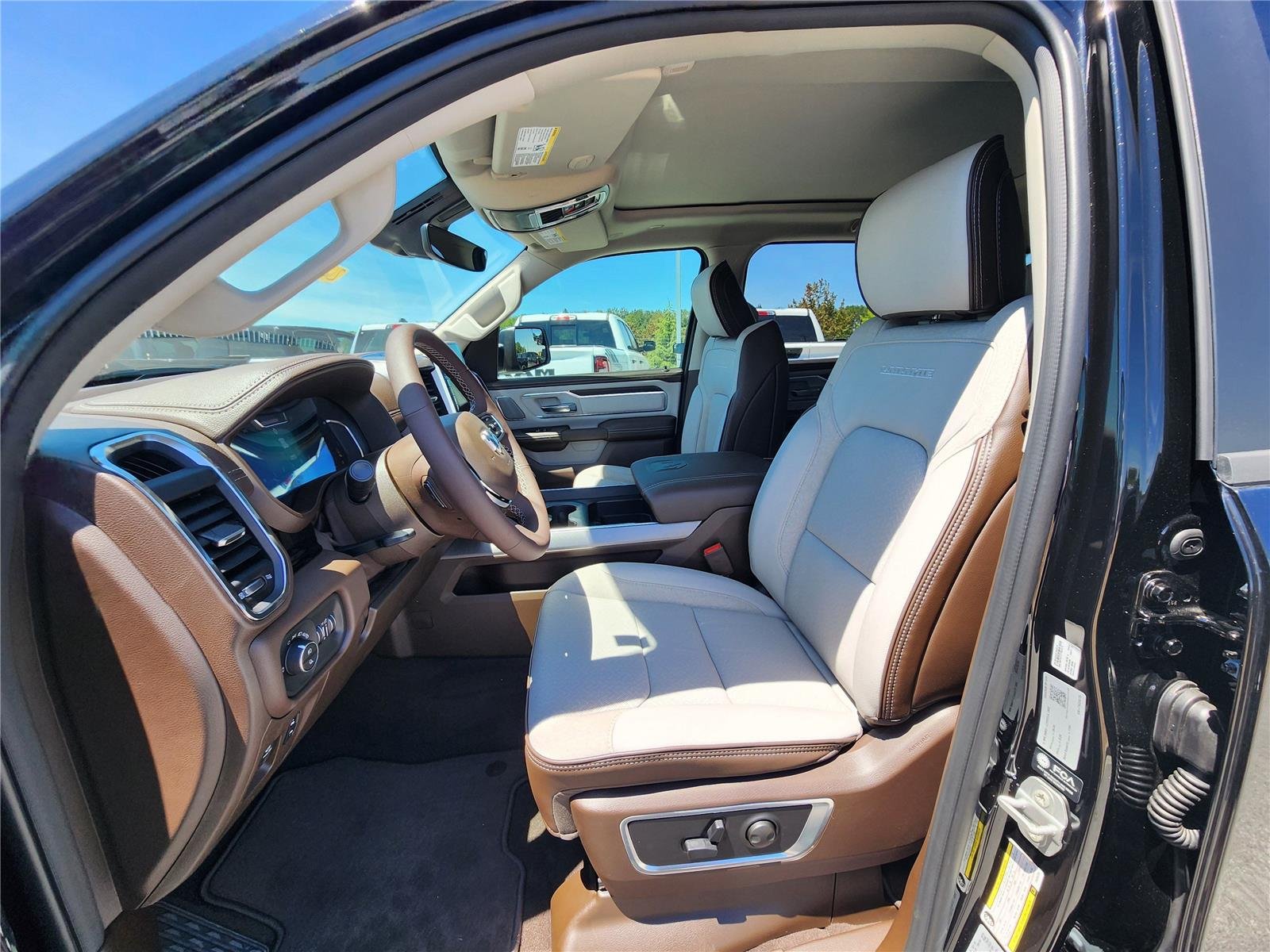 New 2026 Diamond Black Crystal Pearl-Coat Exterior Paint RAM Laramie image 12