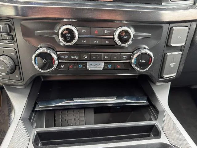 New 2026 Oxford White Ford F-250® Lariat® image 33