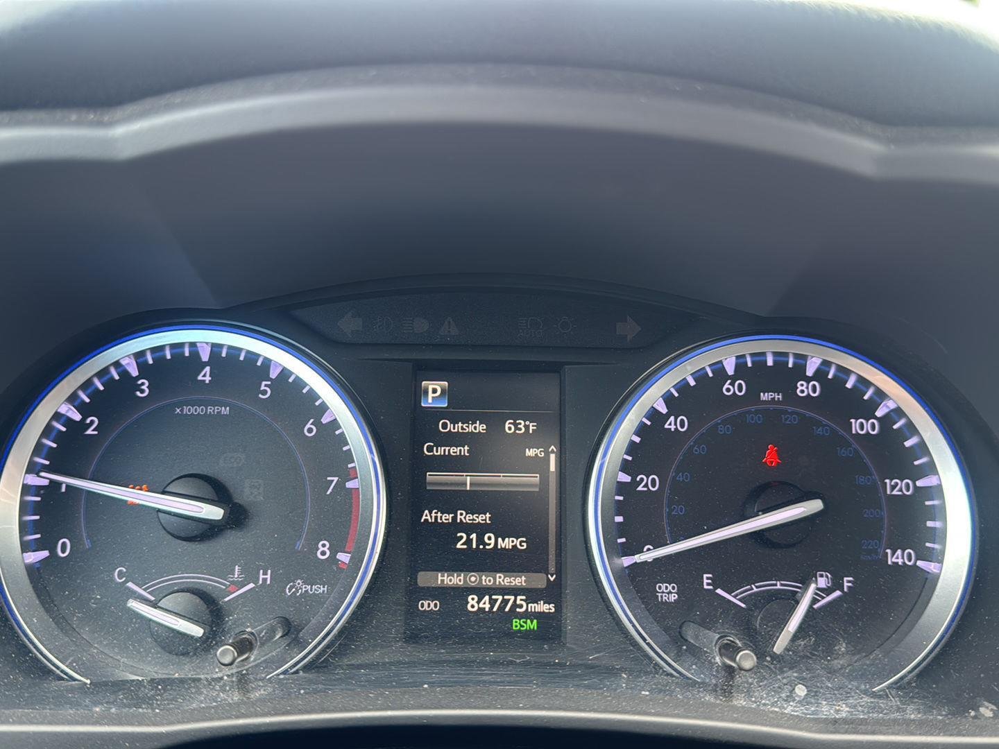 Used 2018 Blizzard Pearl Toyota XLE image 8