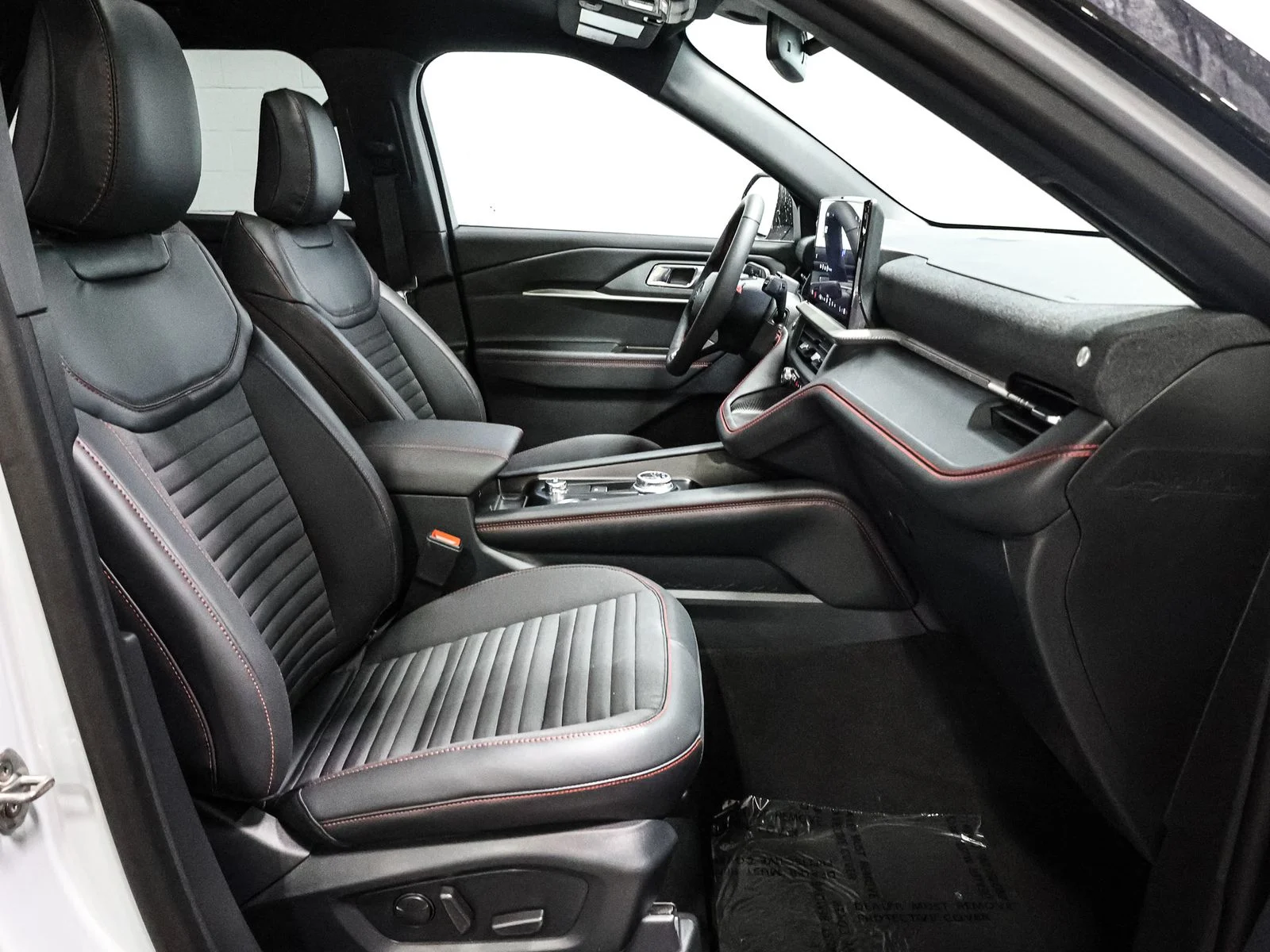 2026 Ford Explorer ST-Line - Photo 23