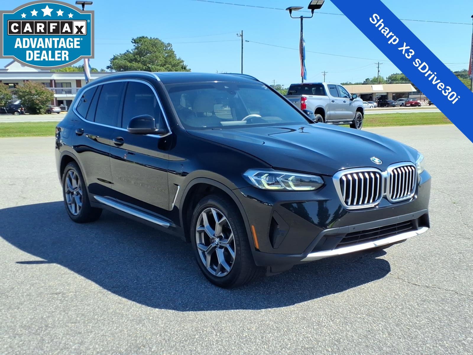 Used 2022  BMW sDrive30i image 7