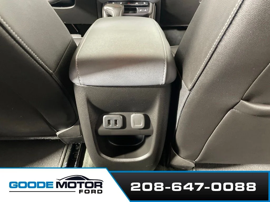 Used 2018 Red Chevrolet Z71 image 21