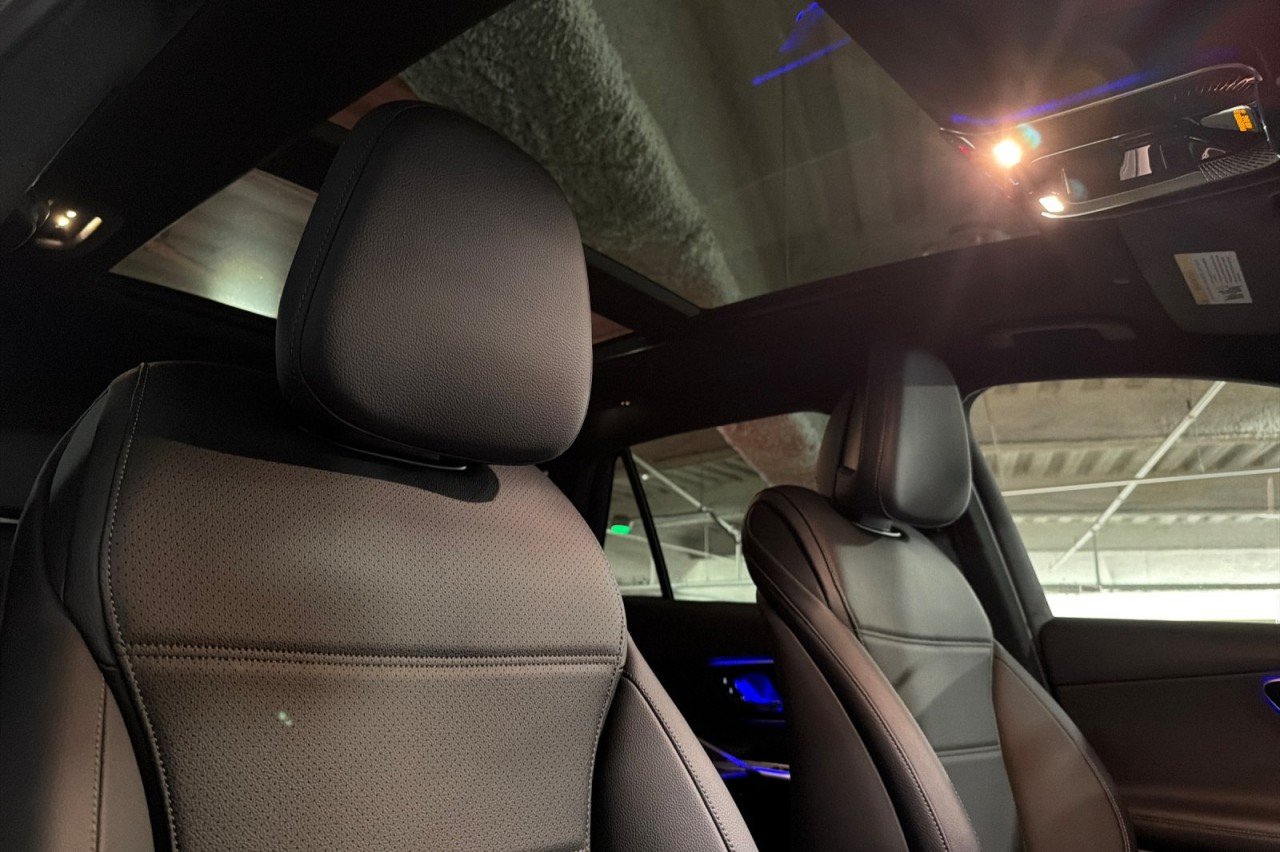 New 2027 Graphite Grey Metallic Mercedes-Benz GLC 300 SUV image 16