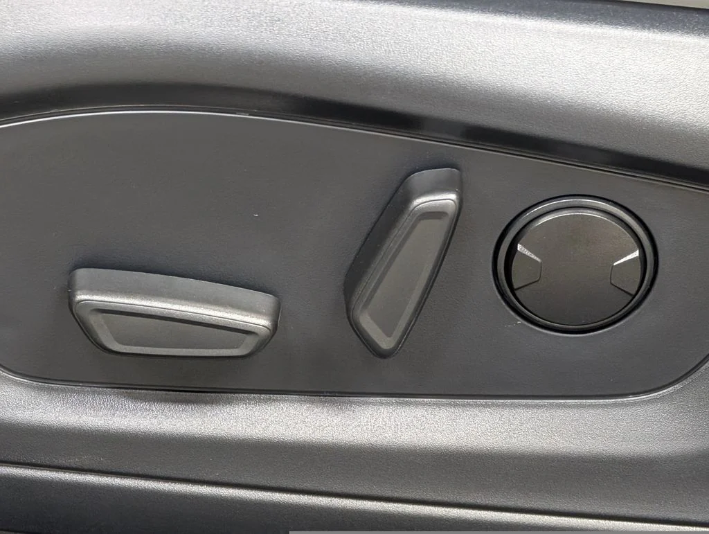 New 2026 Star White Metallic Tri-Coat Ford Active image 12