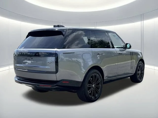 Used 2023 Eiger Gray Metallic Land Rover SE image 5