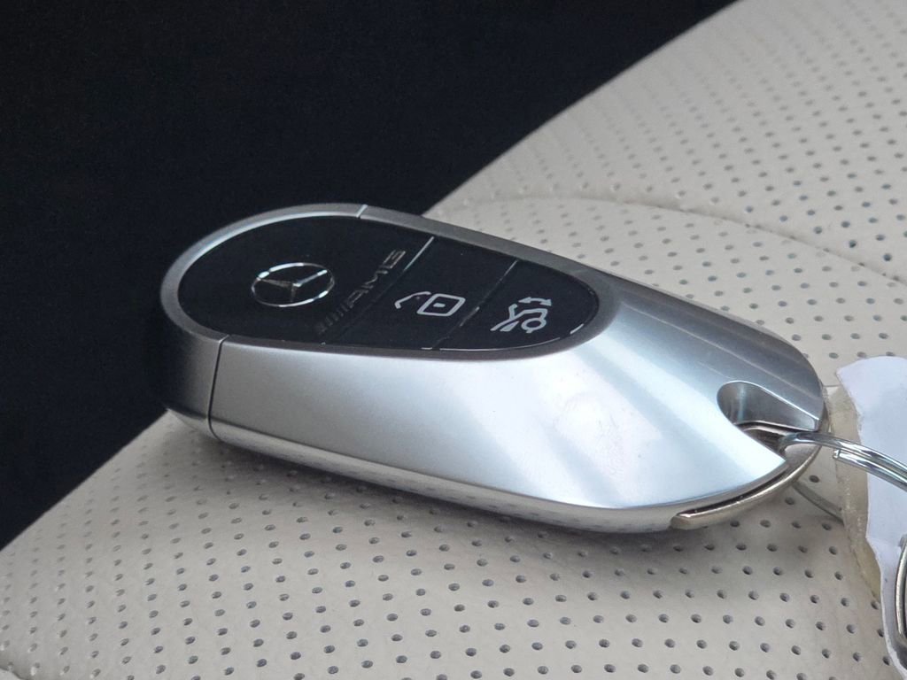 New 2026 MANUFAKTUR Moonlight White Metallic Mercedes-Benz CLE 53 AMG® image 68