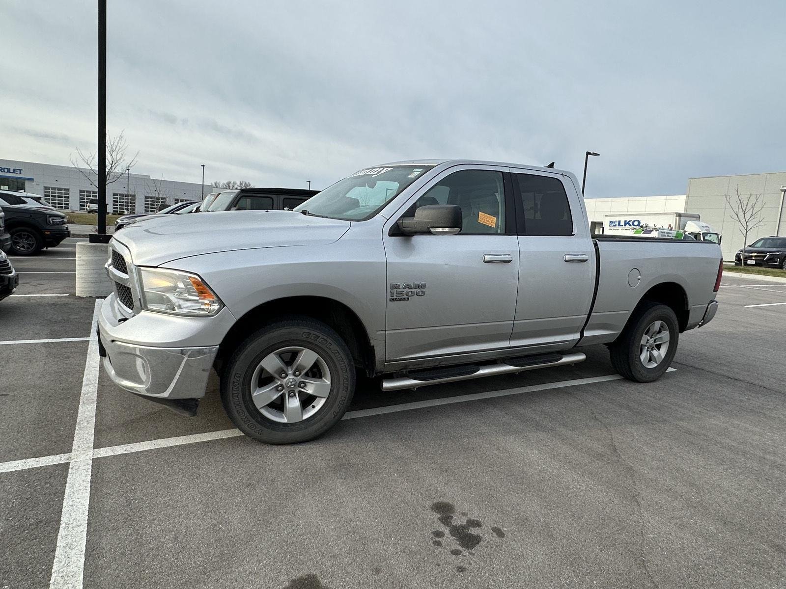 Used 2019 RAM Ram 1500 Classic SLT with VIN 1C6RR7GG8KS592738 for sale in Kansas City