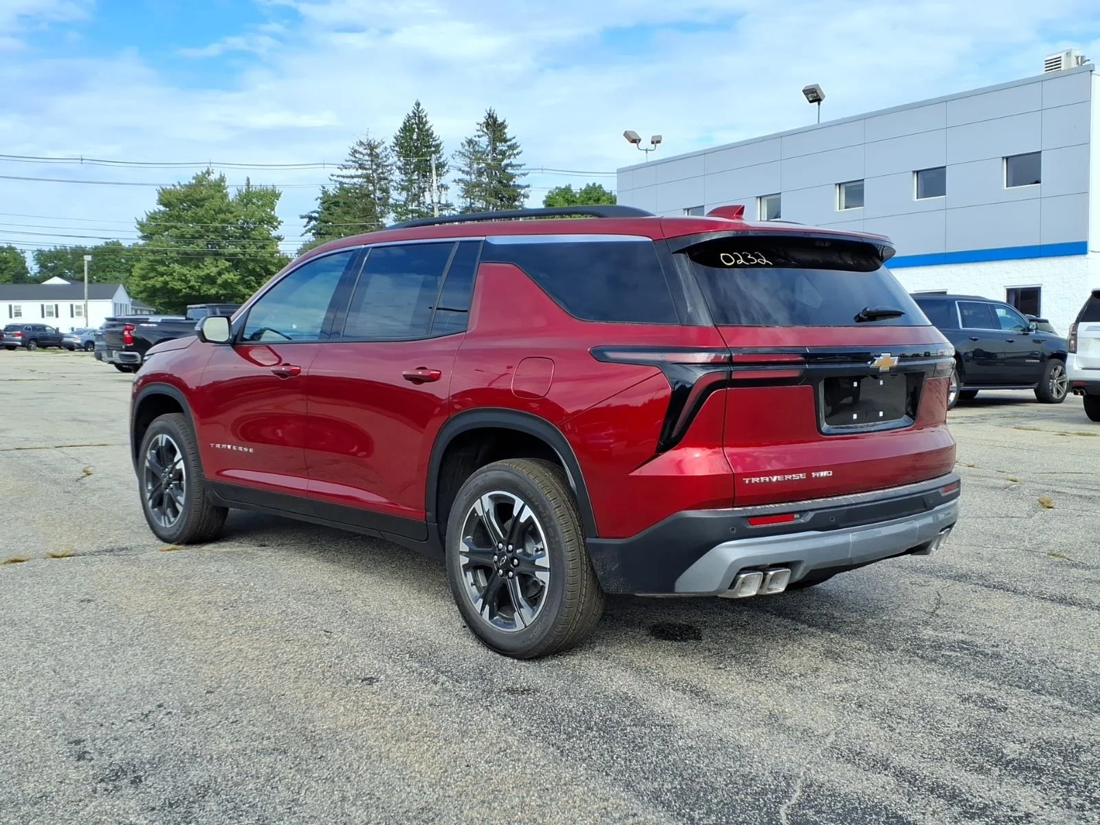 2027 Chevrolet Traverse LT - Photo 4