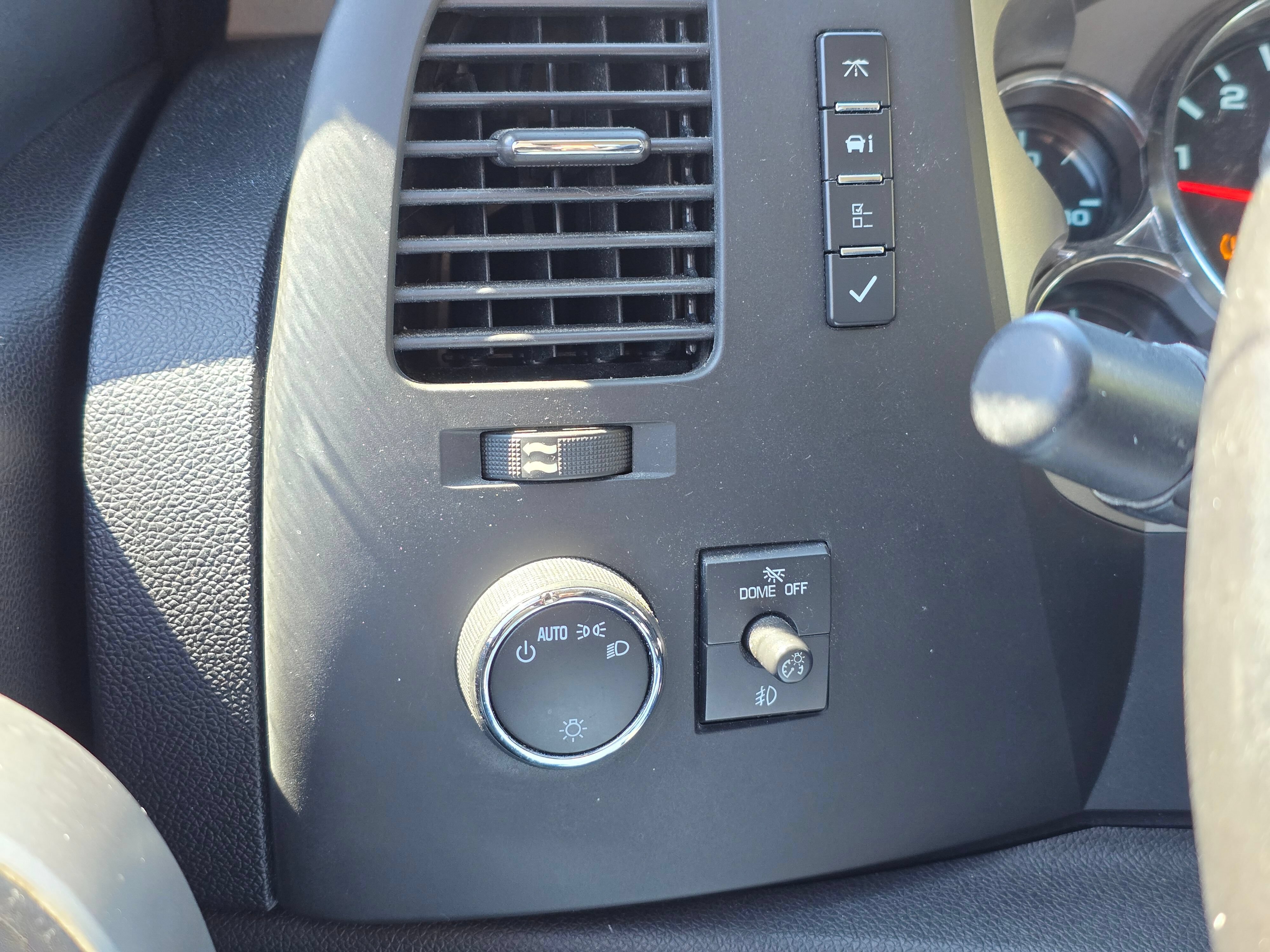 Used 2013 QUICKSILVER METALLIC GMC SLE image 27