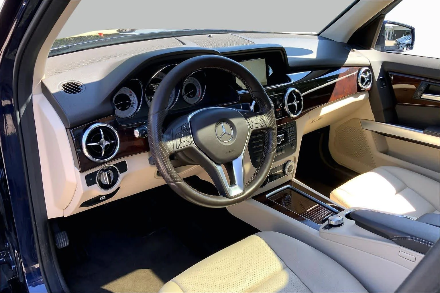 Used 2015 Lunar Blue Metallic Mercedes-Benz GLK 350 image 18