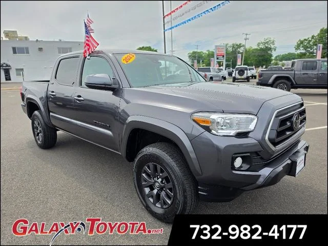 2023 Toyota Tacoma SR5 Double Cab 4WD V6 Auto Short Bed's photo