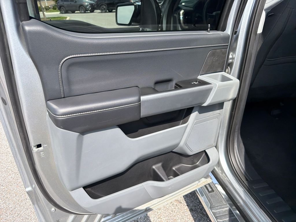 Used 2025 Silver Metallic Ford XLT image 24