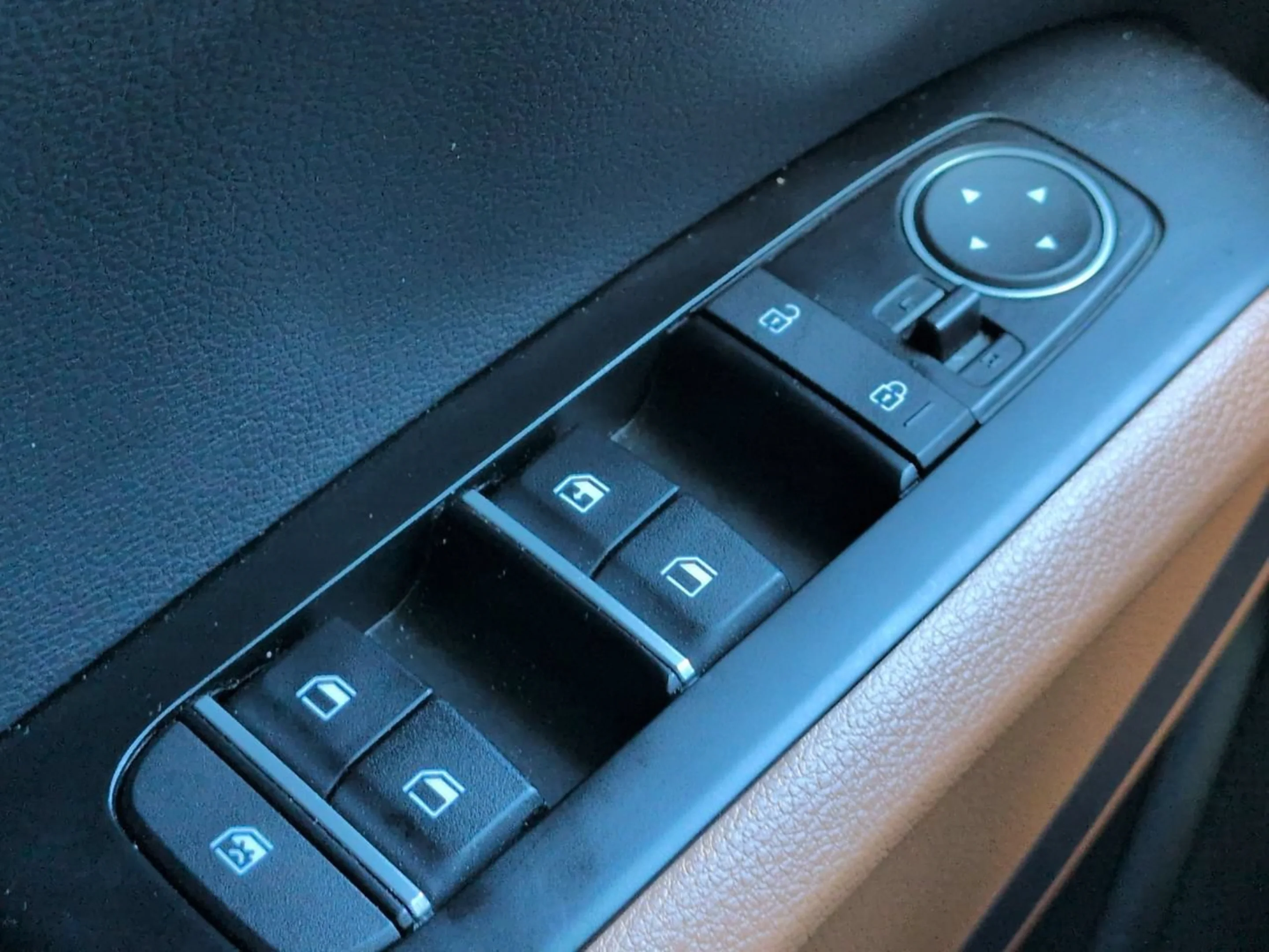 Certified Used 2024 Gravity Gray Kia EX image 28