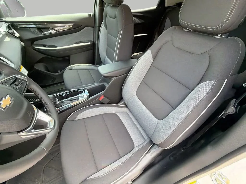 New 2026 Summit White Chevrolet LT image 19