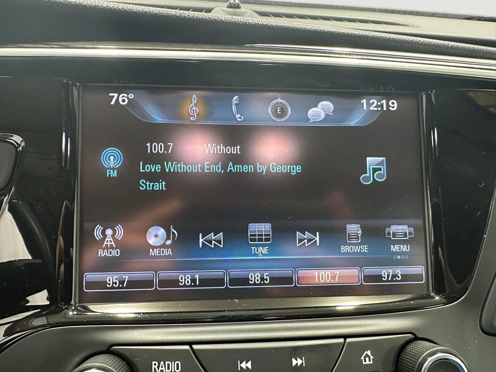 Used 2017 EBONY TWILIGHT METALLIC Buick Essence image 12