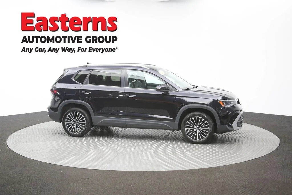 Used 2025 Black Volkswagen 1.5T SE image 41