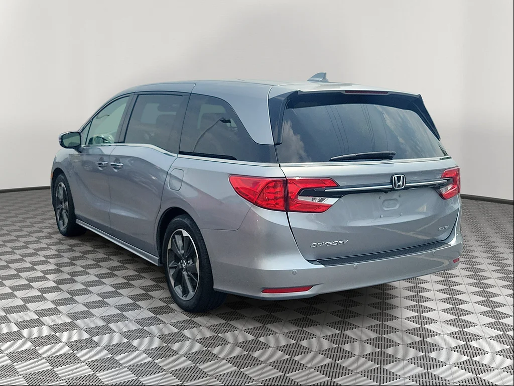 Certified Used 2024 Lunar Silver Metallic Honda Elite image 3