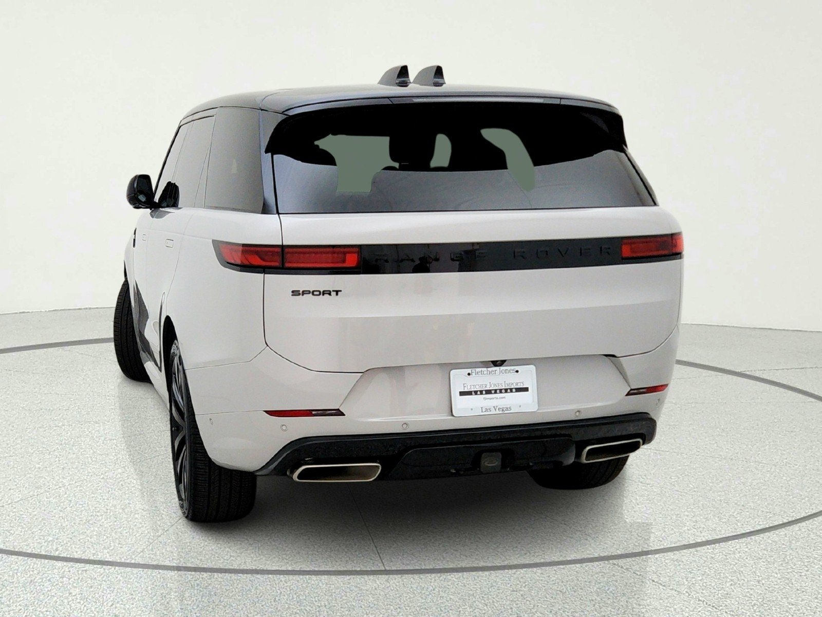 Used 2025 BORASCO GREY Land Rover Dynamic SE image 11