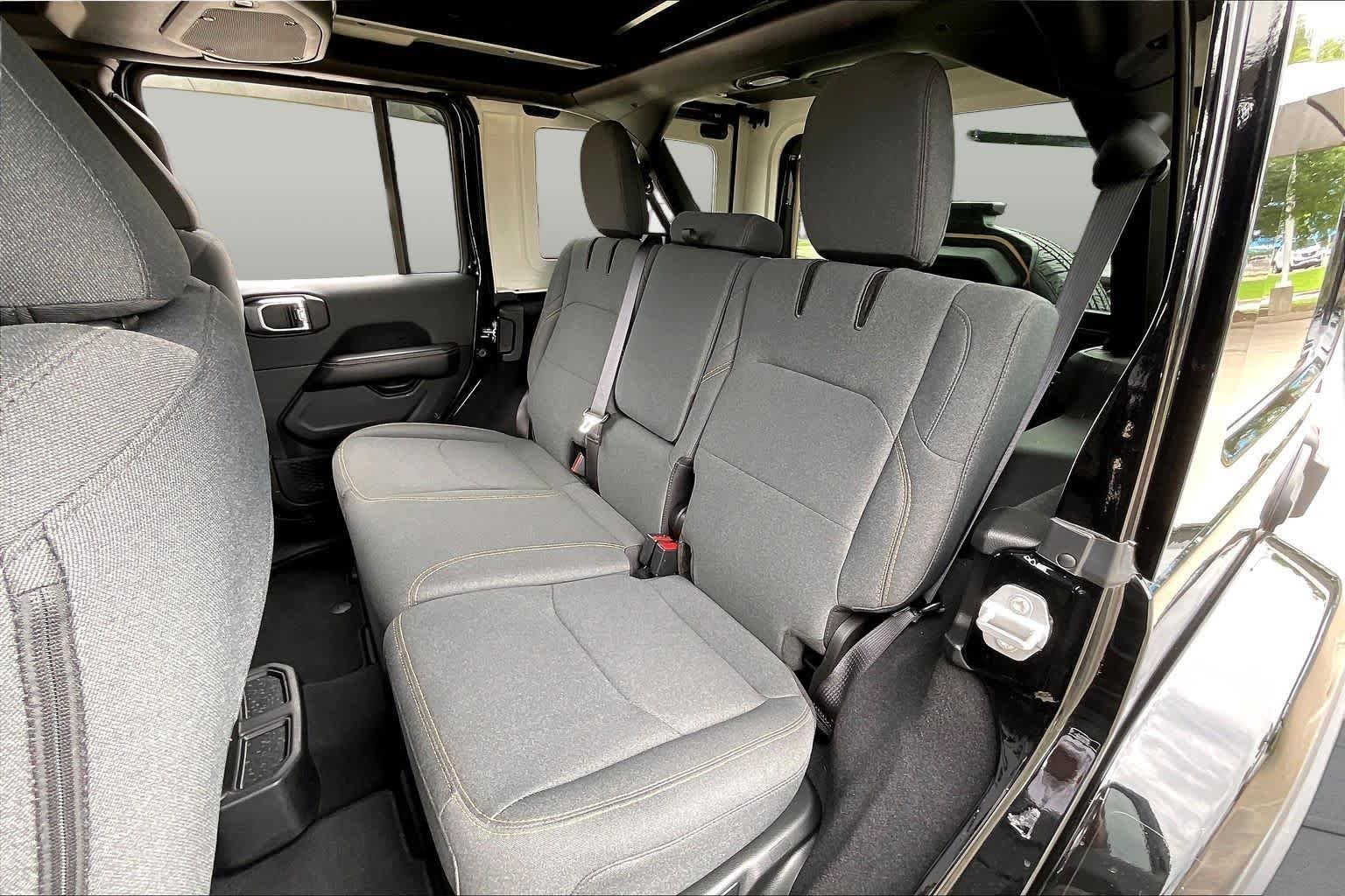 Used 2025 Black Clearcoat Jeep Sahara image 19